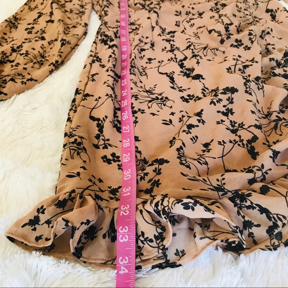 ❌sold❌Lulus One True Love Taupe Floral Ruched Min - Picture 10 of 12